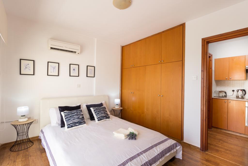 Mama Seaside Apartment Ларнака Экстерьер фото