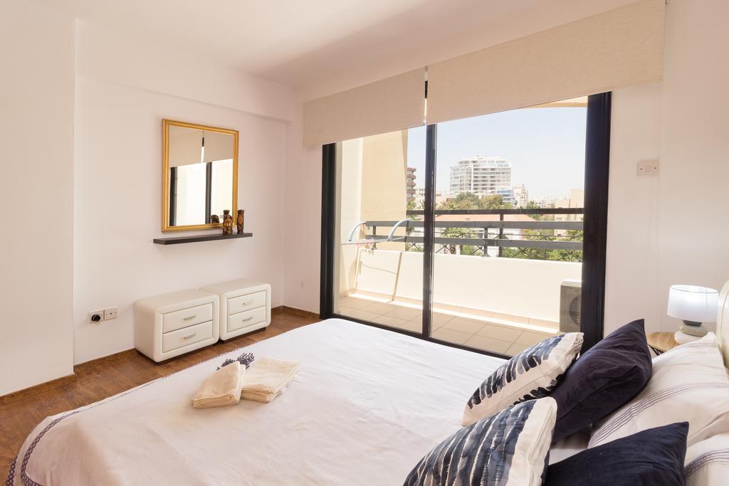 Mama Seaside Apartment Ларнака Экстерьер фото