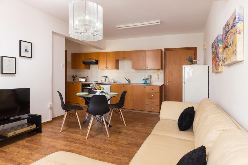 Mama Seaside Apartment Ларнака Экстерьер фото