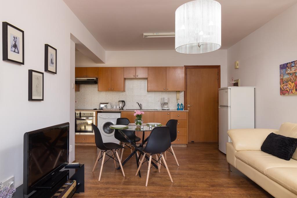 Mama Seaside Apartment Ларнака Экстерьер фото