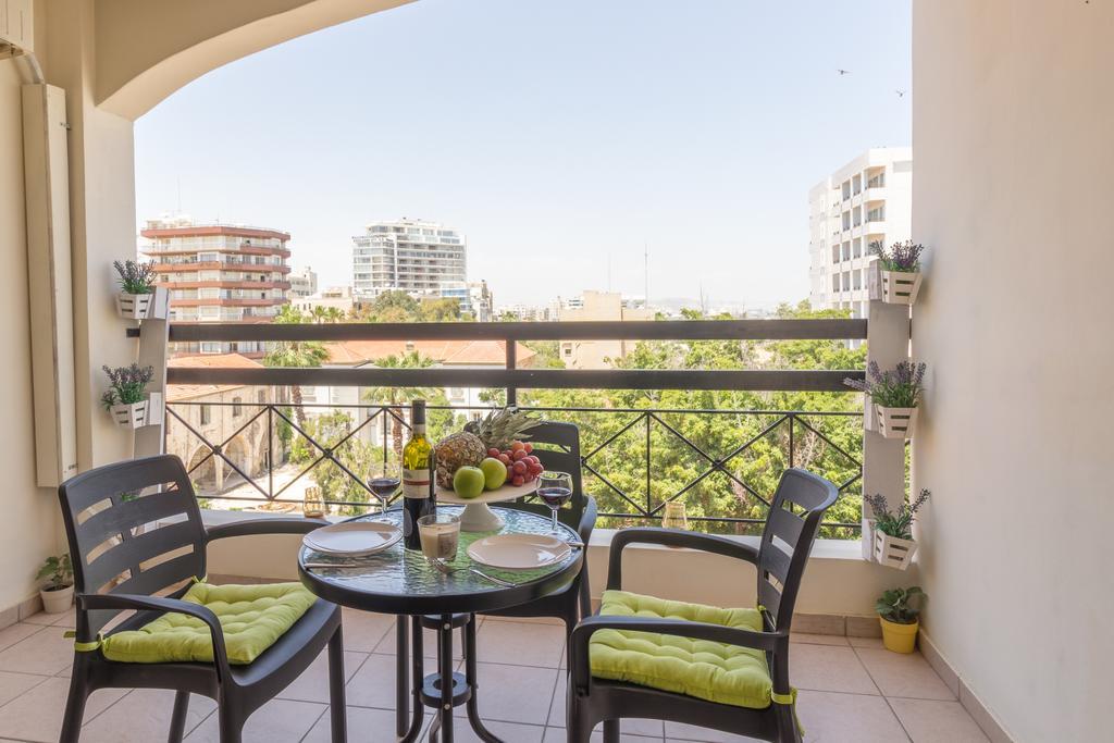 Mama Seaside Apartment Ларнака Экстерьер фото