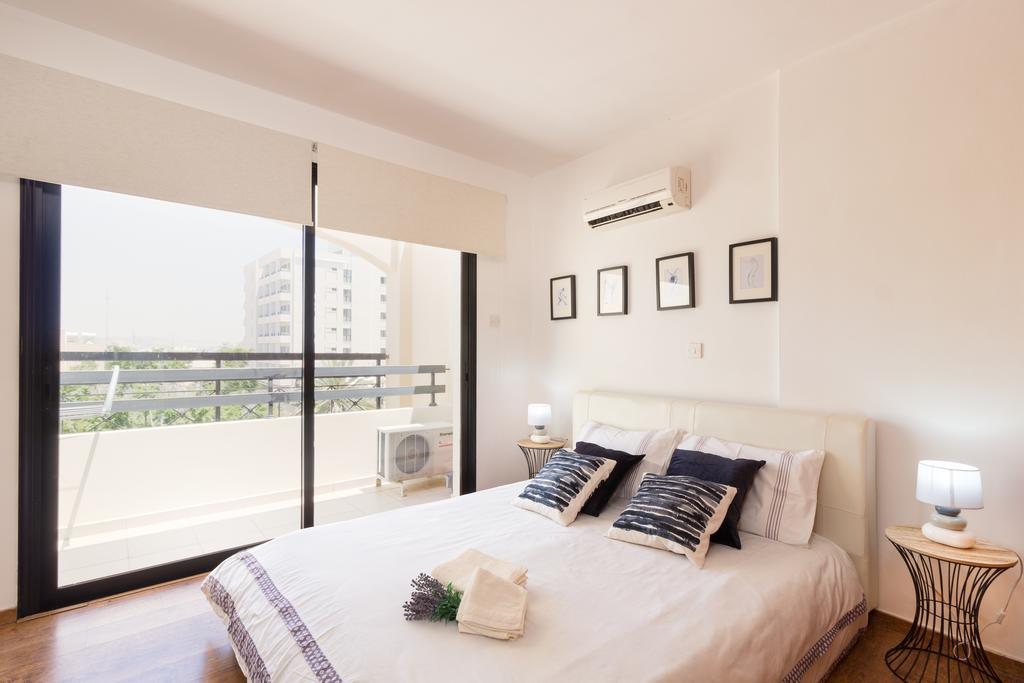 Mama Seaside Apartment Ларнака Экстерьер фото