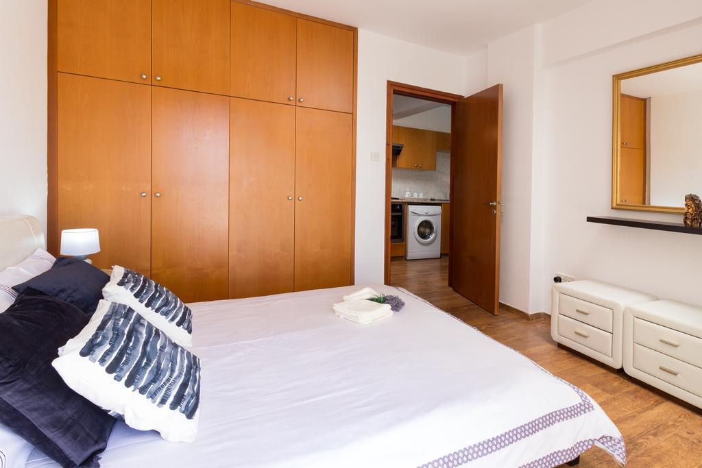 Mama Seaside Apartment Ларнака Экстерьер фото